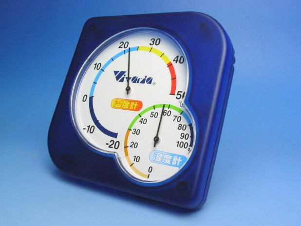 ツインメーターをスタンド据え置きに。温度計・湿度計がくっきり見えてわかりやすい